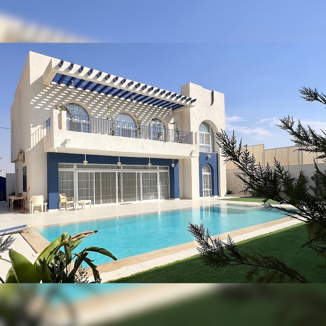 RO Villa by Precision Construction