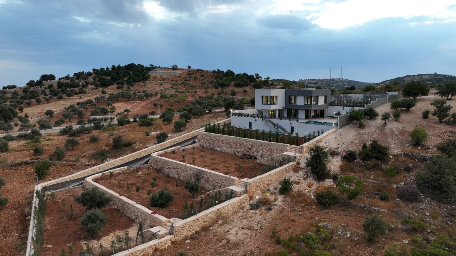 Mountain Villa by Precision Construction 